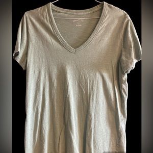 Heather, green, V-neck tee